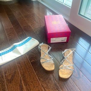 TORY BURCH SIZE 6 METALLIC SANDALS WORN ONCE